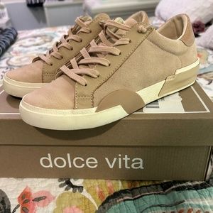 Dolce Vita sneakers